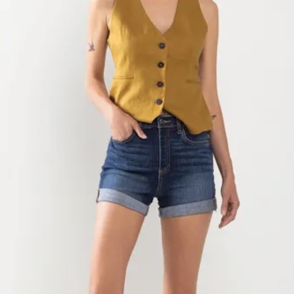 Citizens of Humanity™ Kelly #063 Stretch Low Waist Cropped shorts - size 28 - Picture 1 of 3